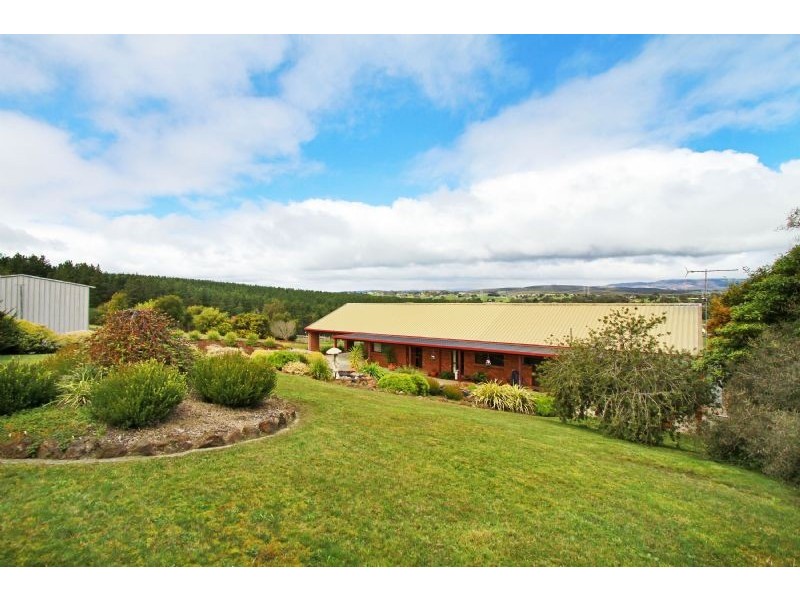 90 Arrandoon Drive, Hazelwood North VIC 3840