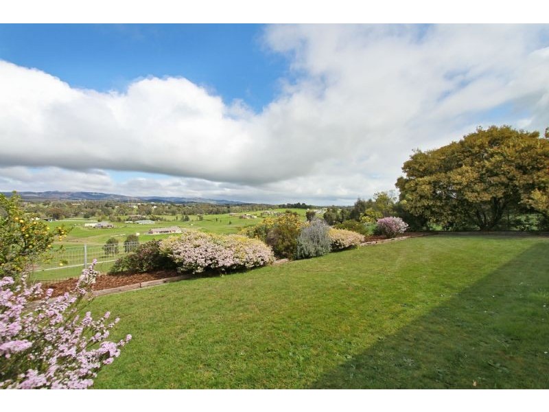 90 Arrandoon Drive, Hazelwood North VIC 3840