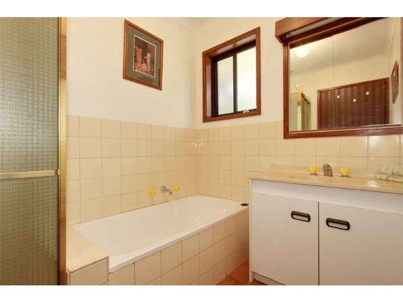 90 Arrandoon Drive, Hazelwood North VIC 3840