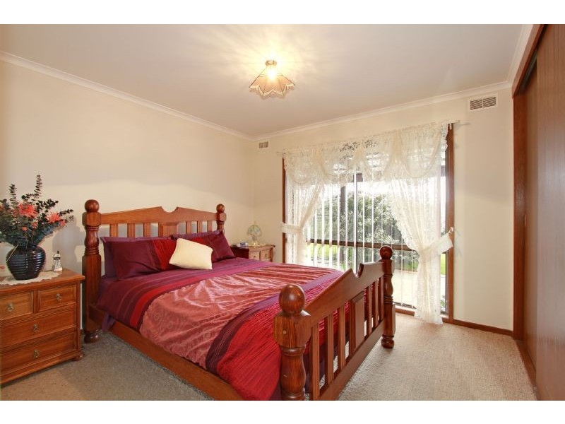 90 Arrandoon Drive, Hazelwood North VIC 3840