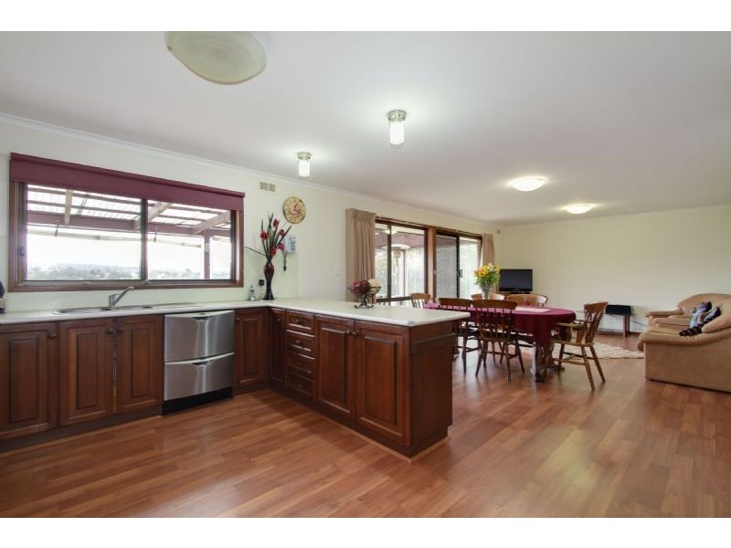 90 Arrandoon Drive, Hazelwood North VIC 3840