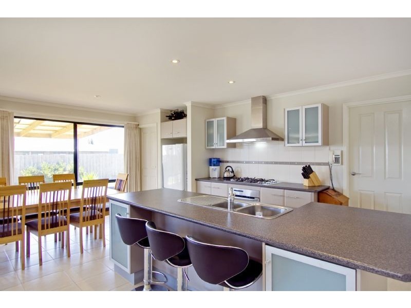 15 Nicholson Place, Traralgon VIC 3844