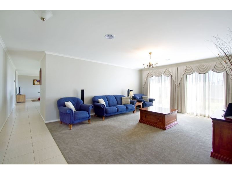 15 Nicholson Place, Traralgon VIC 3844