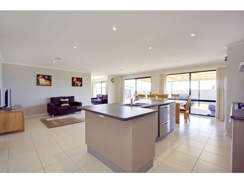 15 Nicholson Place, Traralgon VIC 3844