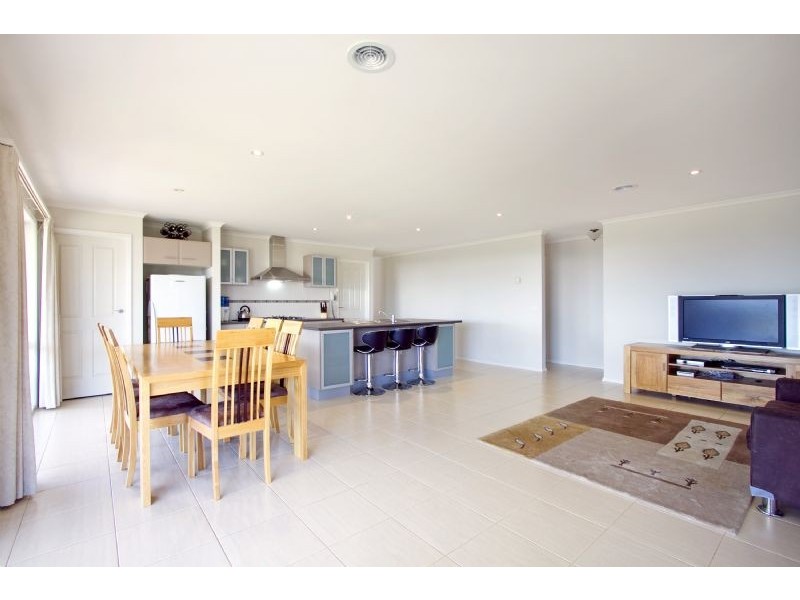 15 Nicholson Place, Traralgon VIC 3844