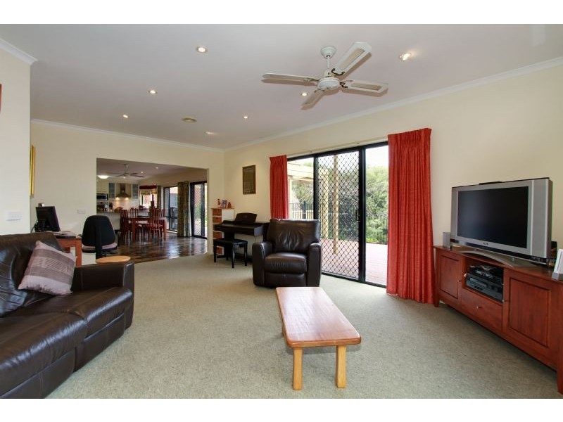 11 Malibu Place, Traralgon VIC 3844