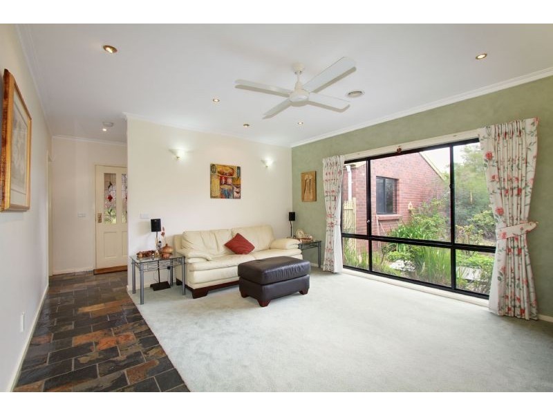 11 Malibu Place, Traralgon VIC 3844