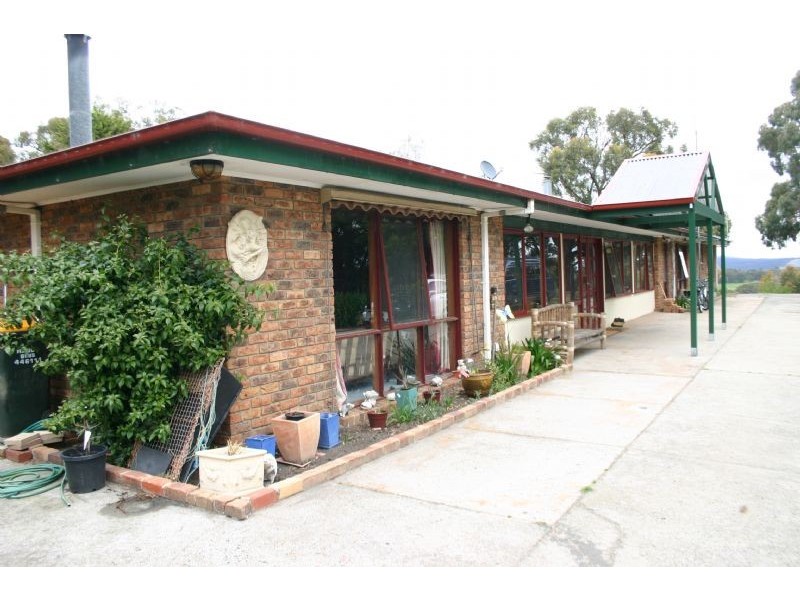 10 Powers Hill Road, Gormandale VIC 3873