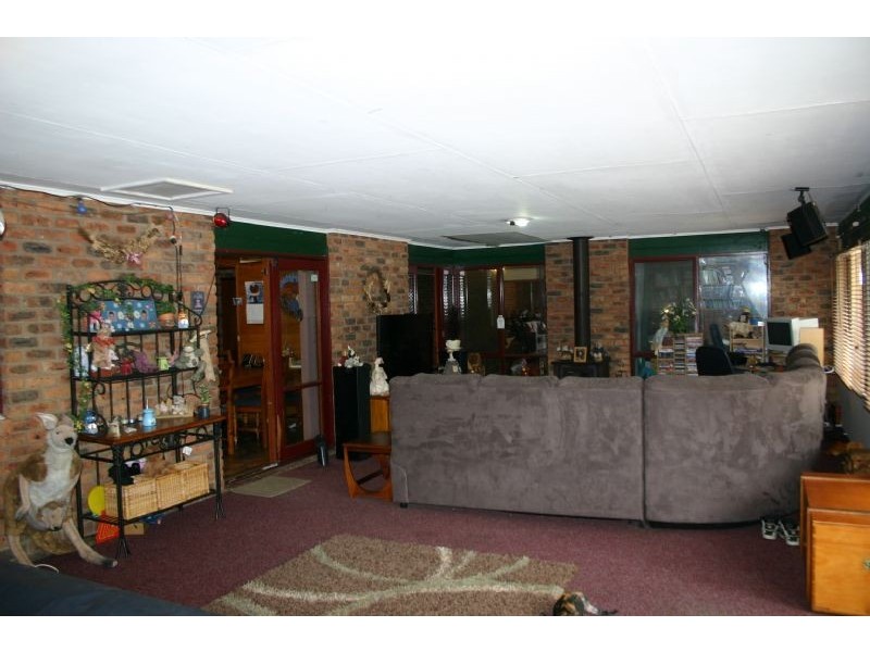 10 Powers Hill Road, Gormandale VIC 3873