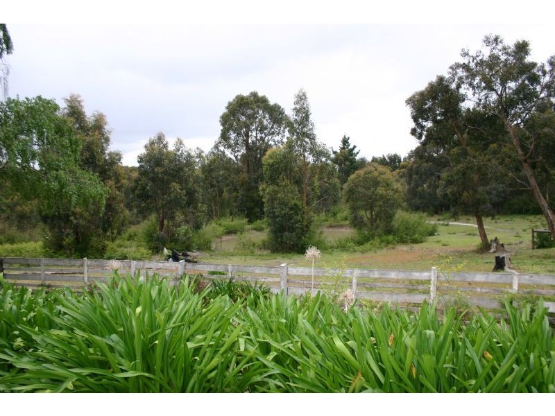 10 Powers Hill Road, Gormandale VIC 3873