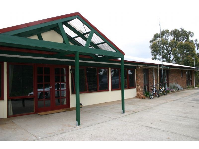 10 Powers Hill Road, Gormandale VIC 3873