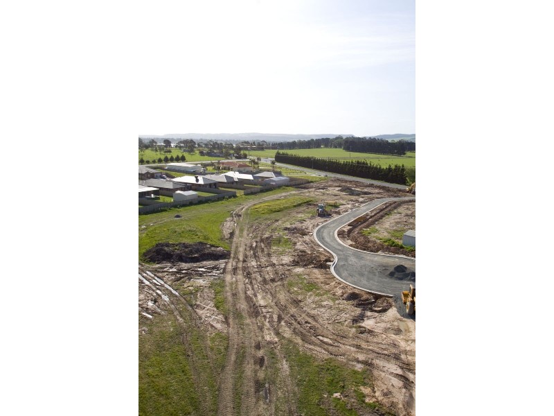 Rostrevor Estate Cross’s Road, Traralgon VIC 3844