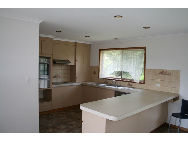 8 Butts Hill Road, Gormandale VIC 3873