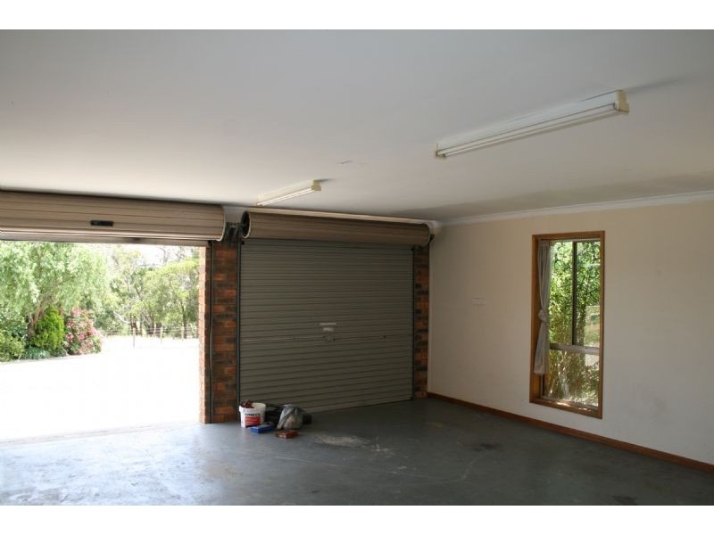 8 Butts Hill Road, Gormandale VIC 3873