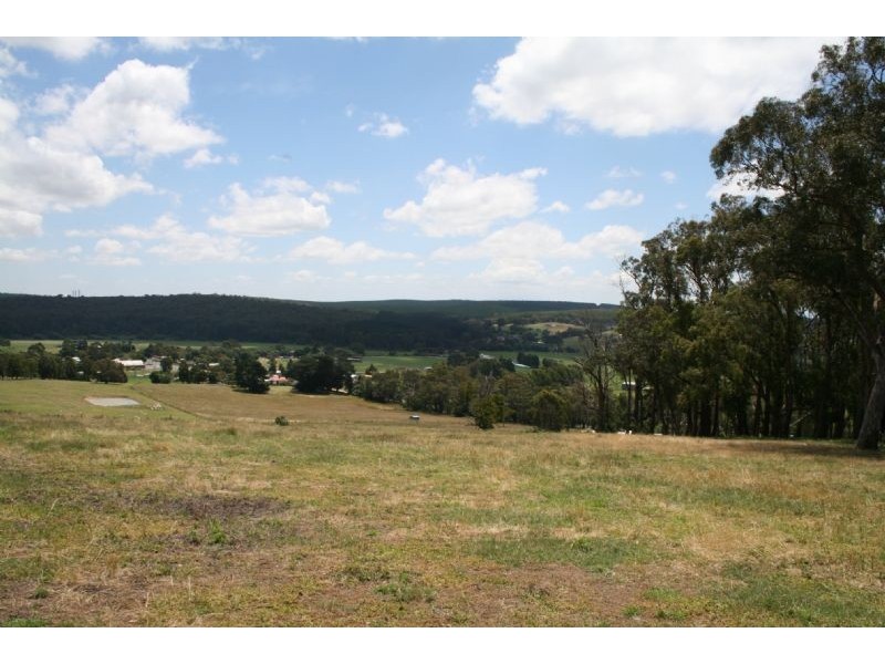 8 Butts Hill Road, Gormandale VIC 3873