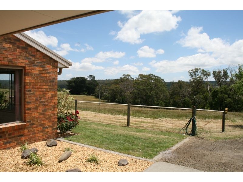 8 Butts Hill Road, Gormandale VIC 3873