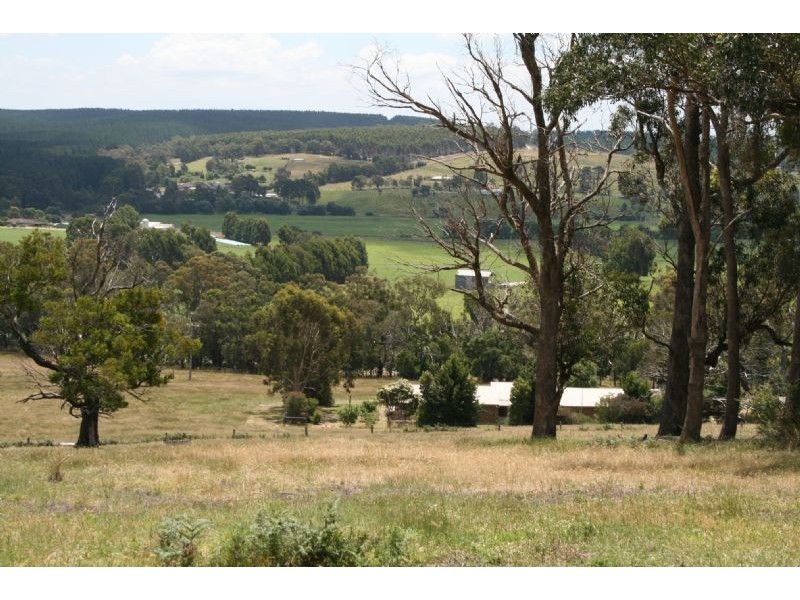 8 Butts Hill Road, Gormandale VIC 3873