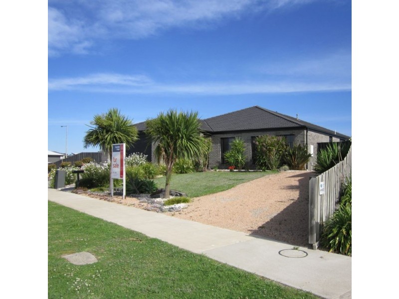 33 Bradman Boulevard, Traralgon VIC 3844