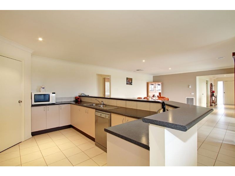 33 Bradman Boulevard, Traralgon VIC 3844