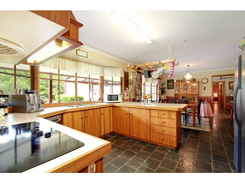 15 Nicholsons Road, Toongabbie VIC 3856