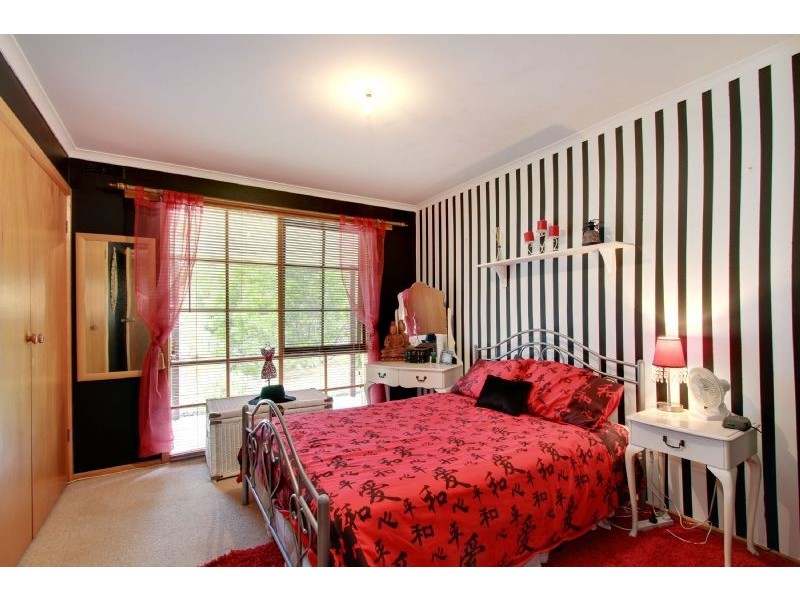 15 Nicholsons Road, Toongabbie VIC 3856