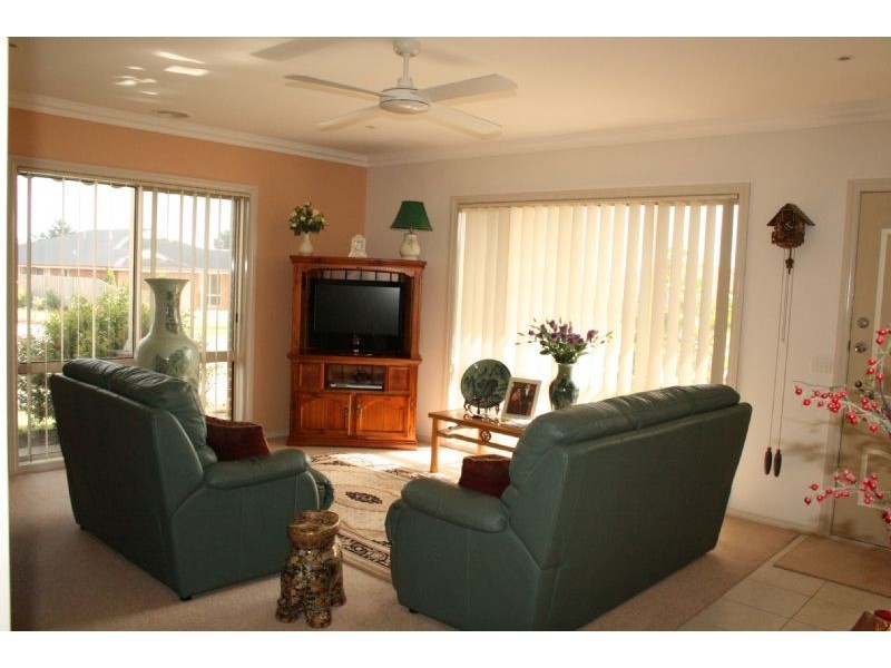 18 Durack  Place, Traralgon VIC 3844