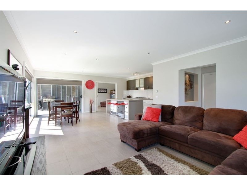 10 WESTMINSTER AVENUE, Traralgon VIC 3844