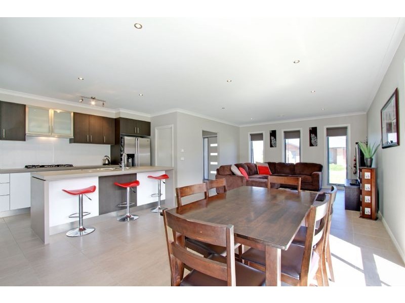 10 WESTMINSTER AVENUE, Traralgon VIC 3844