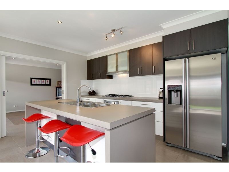 10 WESTMINSTER AVENUE, Traralgon VIC 3844
