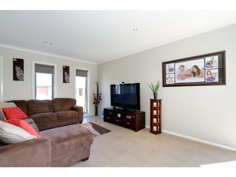 10 WESTMINSTER AVENUE, Traralgon VIC 3844