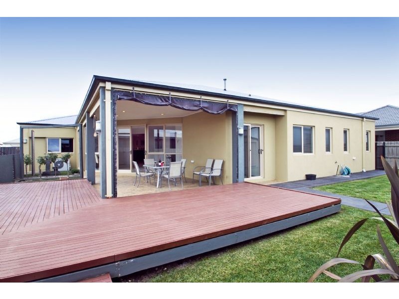 13 Nicholson Place, Traralgon VIC 3844