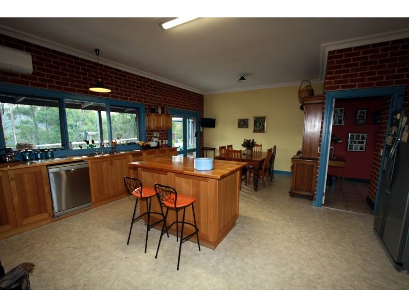 43 McEvoys Track, Seaton VIC 3858