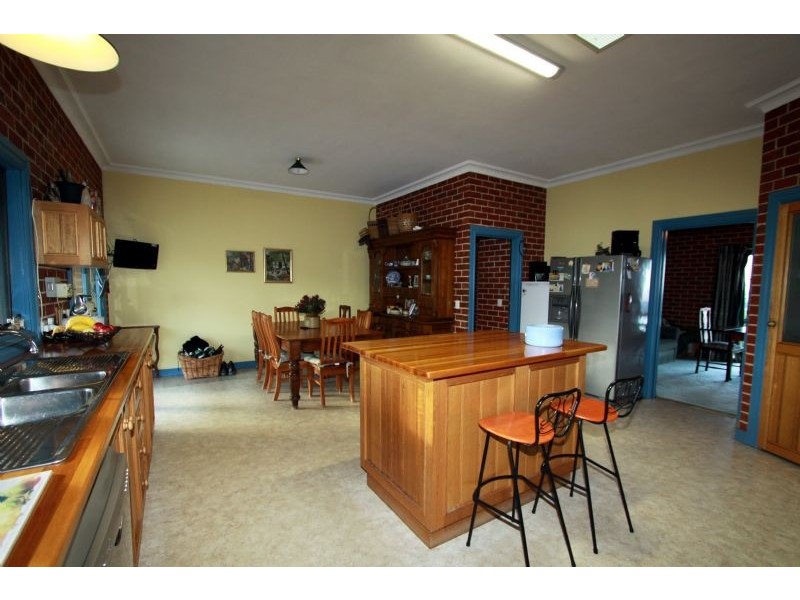 43 McEvoys Track, Seaton VIC 3858