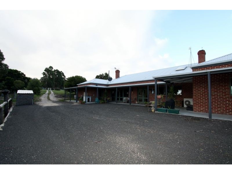 43 McEvoys Track, Seaton VIC 3858