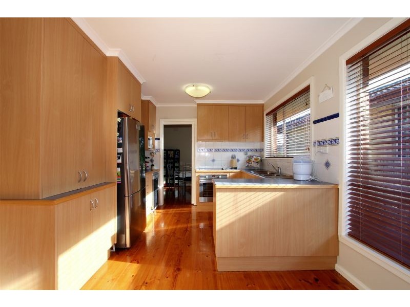 27 RACHEL WAY, Morwell VIC 3840