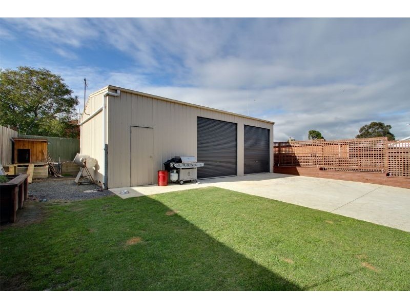 27 RACHEL WAY, Morwell VIC 3840