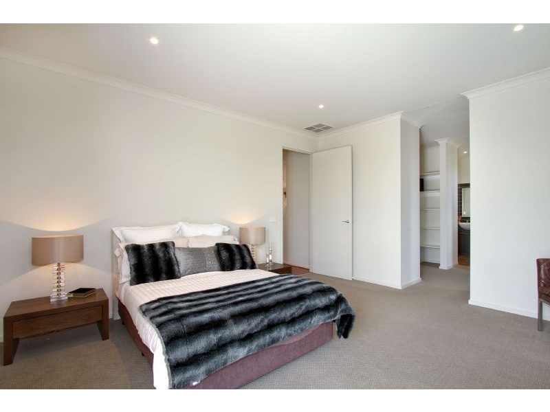 1 Hammersmith Circuit, Traralgon VIC 3844