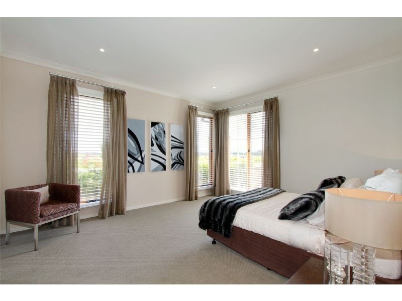 1 Hammersmith Circuit, Traralgon VIC 3844