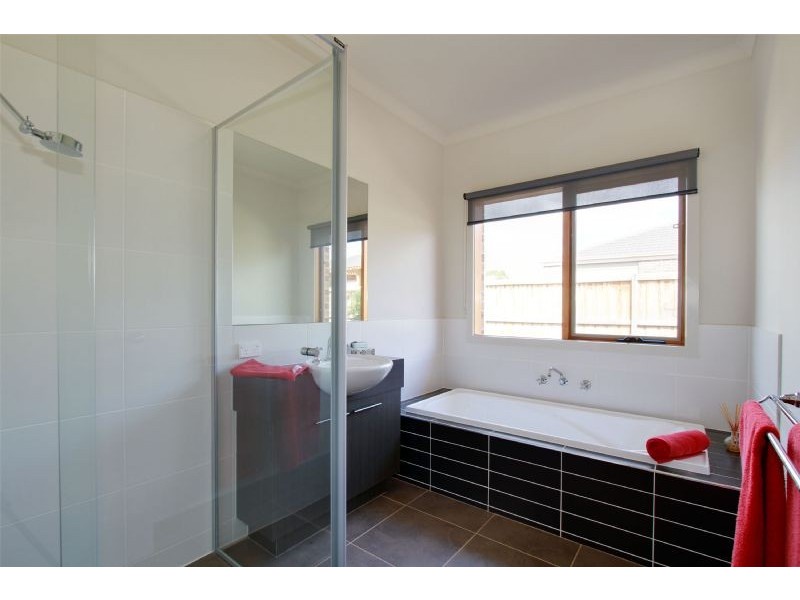 1 Hammersmith Circuit, Traralgon VIC 3844