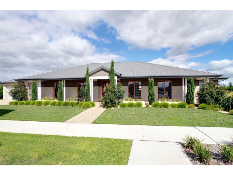 1 Hammersmith Circuit, Traralgon VIC 3844