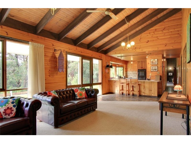 405 Whitelaws Track, Yinnar South VIC 3869