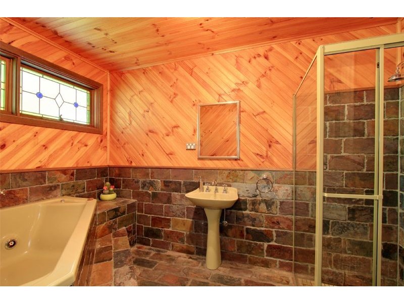 405 Whitelaws Track, Yinnar South VIC 3869
