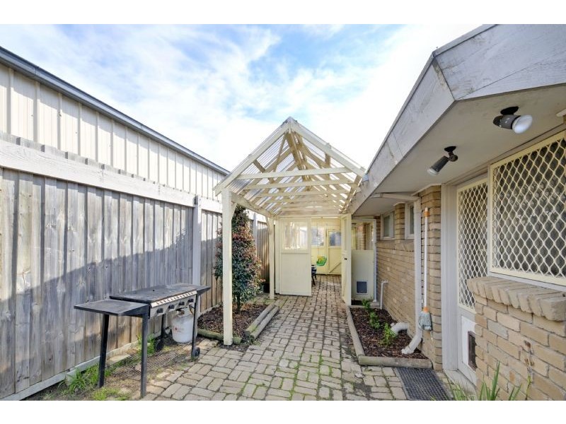 15 Poplar Avenue, Traralgon VIC 3844