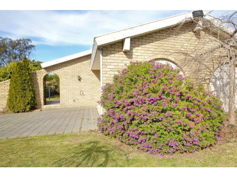 15 Poplar Avenue, Traralgon VIC 3844