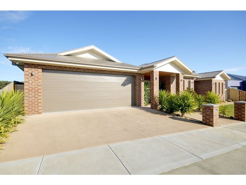 17 Palmgate Terrace, Traralgon VIC 3844