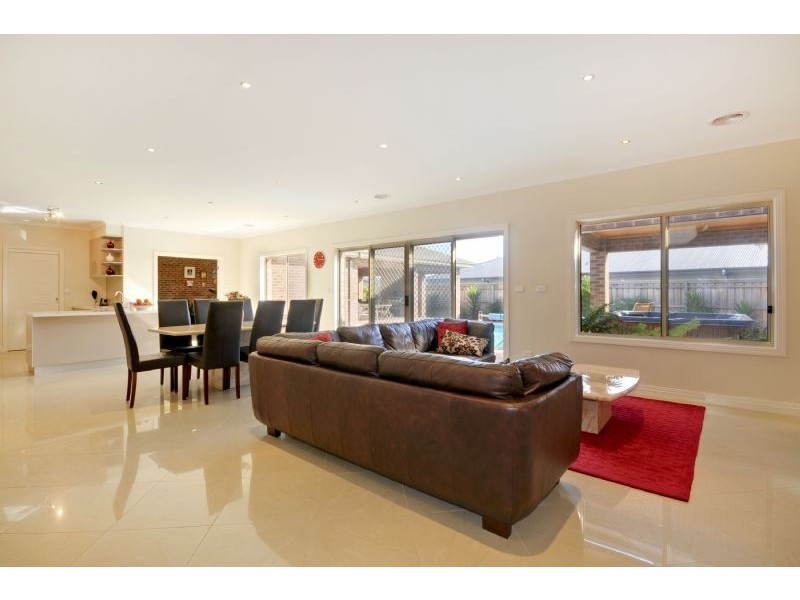 17 Palmgate Terrace, Traralgon VIC 3844