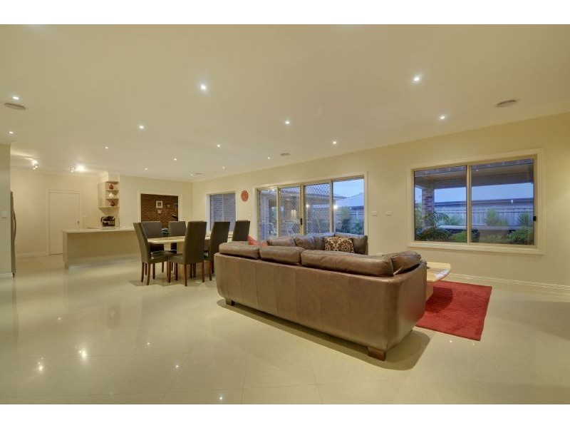 17 Palmgate Terrace, Traralgon VIC 3844