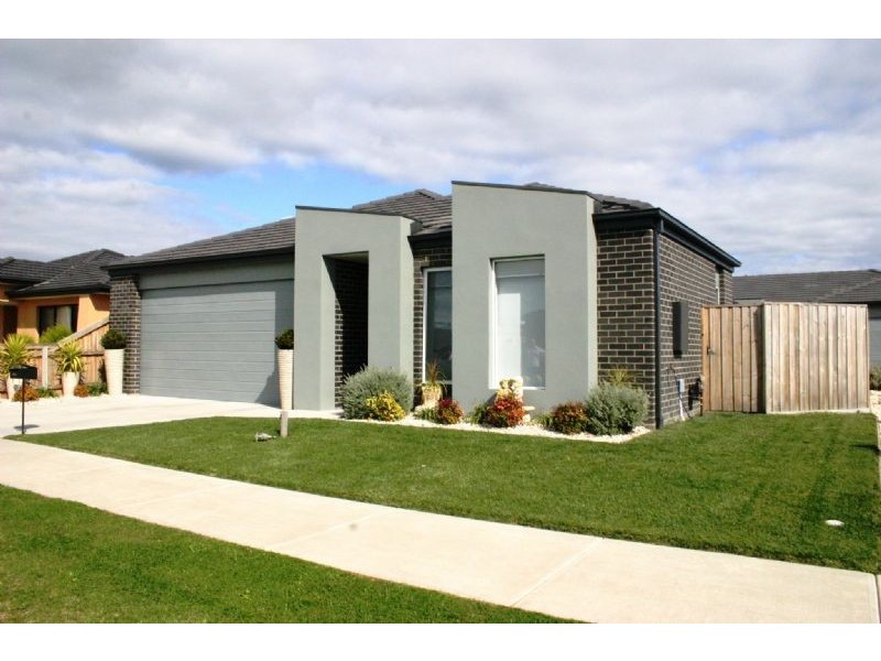 Unit 1/9 Stonehaven Drive, Traralgon VIC 3844