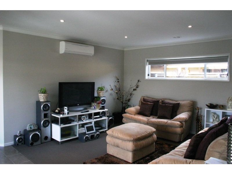 Unit 1/9 Stonehaven Drive, Traralgon VIC 3844