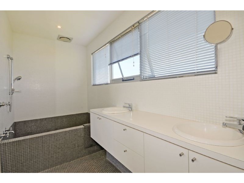 35 Swallow Grove, Traralgon VIC 3844